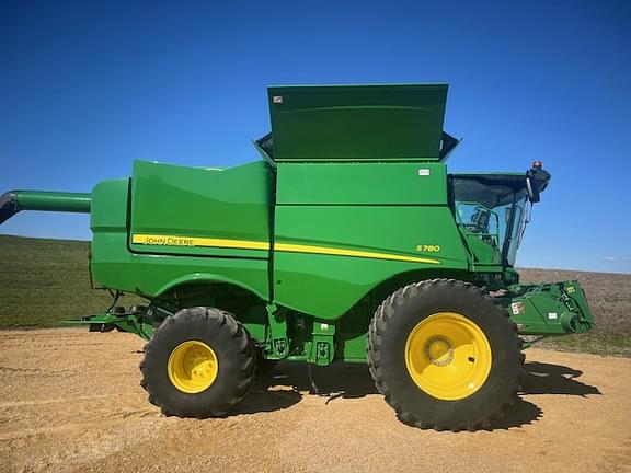 Image of John Deere S780 equipment image 4