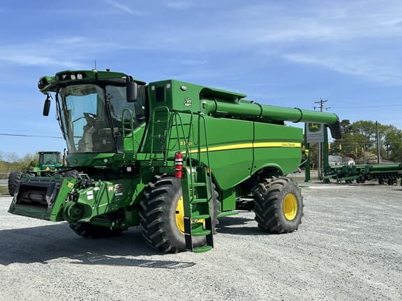 Image of John Deere S780 equipment image 1