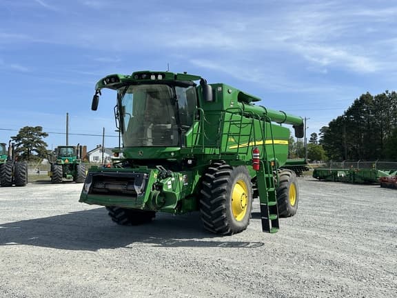 Image of John Deere S780 equipment image 4