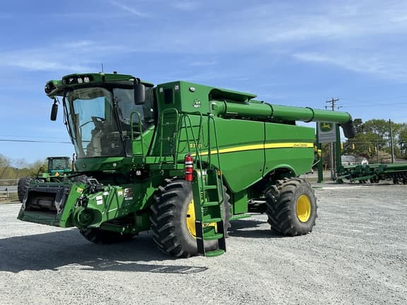 Image of John Deere S780 equipment image 2