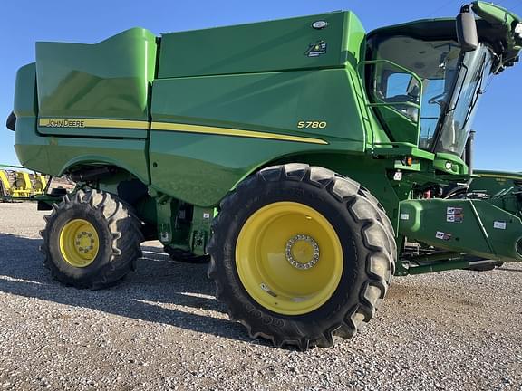 Image of John Deere S780 equipment image 3