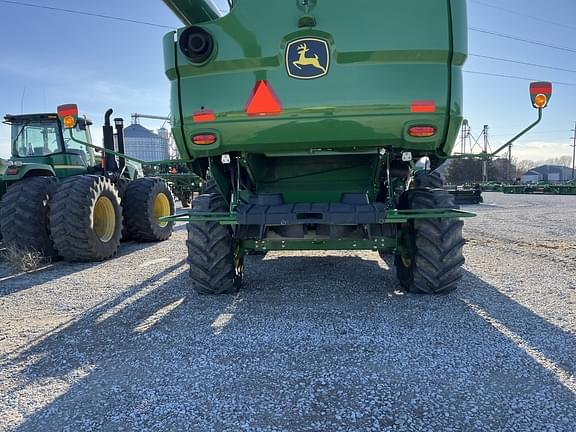 Image of John Deere S780 equipment image 4