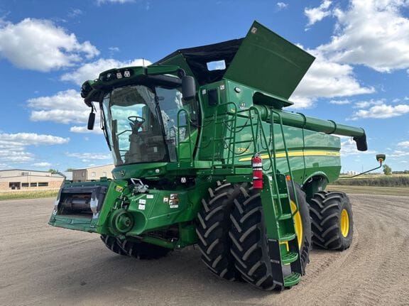 2022 John Deere S780 Equipment Image0