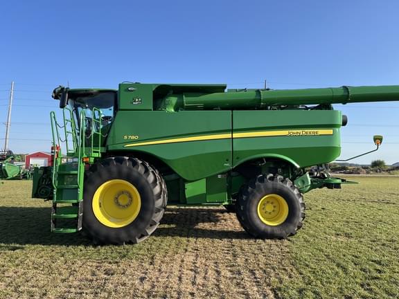 Image of John Deere S780 equipment image 1