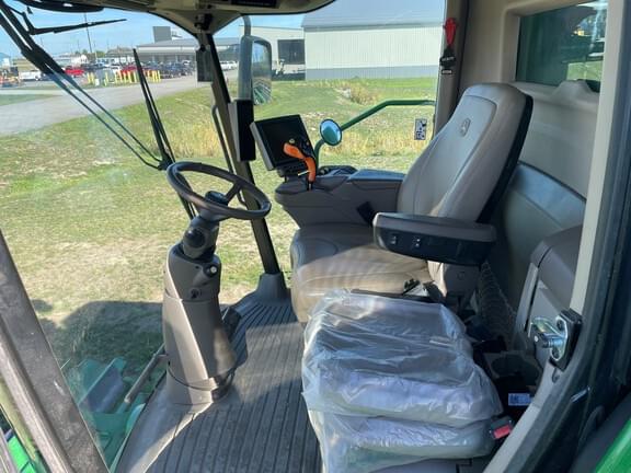 Image of John Deere S780 equipment image 3