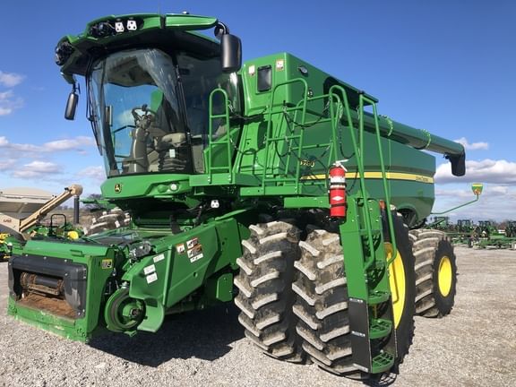 Main image John Deere S780