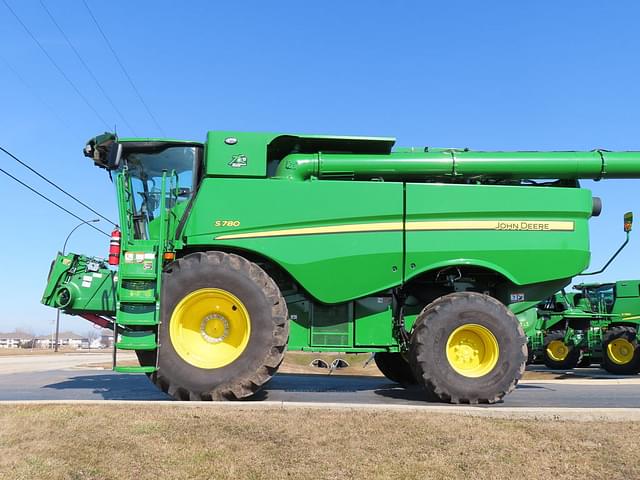 Image of John Deere S780 equipment image 1
