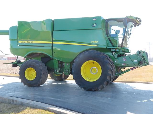 Image of John Deere S780 equipment image 3