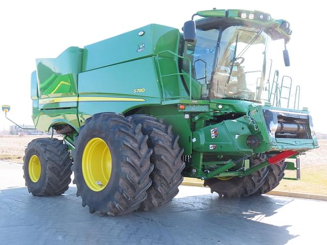 Image of John Deere S780 equipment image 2