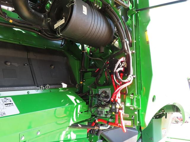 Image of John Deere S780 equipment image 4