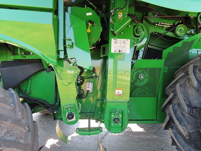 Image of John Deere S780 equipment image 2