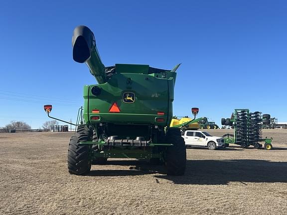 Image of John Deere S780 equipment image 2