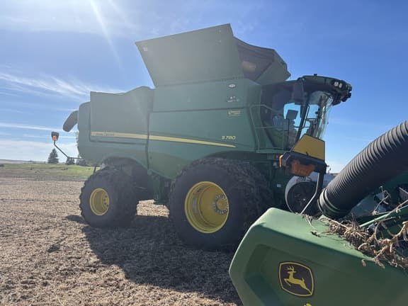 Image of John Deere S780 equipment image 1