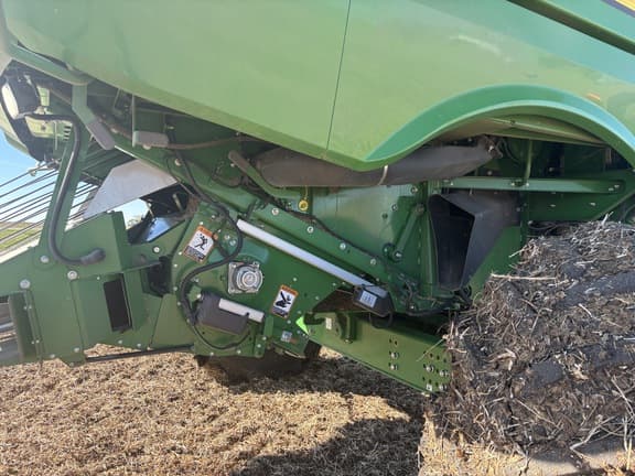 Image of John Deere S780 equipment image 4