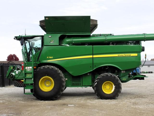Image of John Deere S780 equipment image 2
