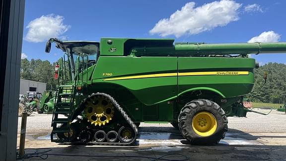 Image of John Deere S780 equipment image 1