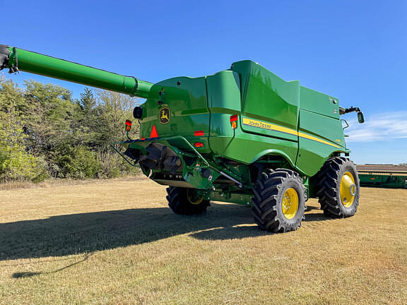 Image of John Deere S780 equipment image 4