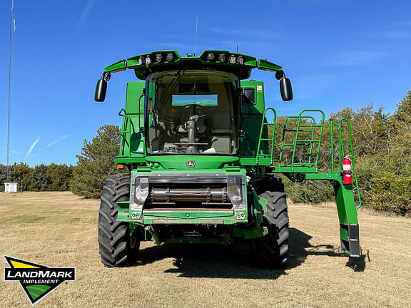 Image of John Deere S780 equipment image 1