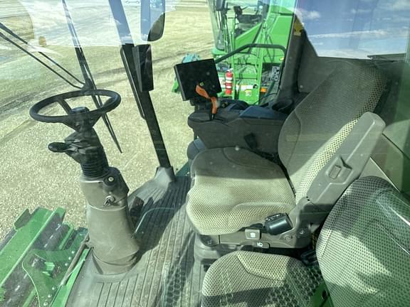 Image of John Deere S780 equipment image 4