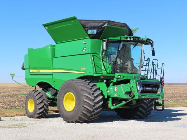 Image of John Deere S780 equipment image 1