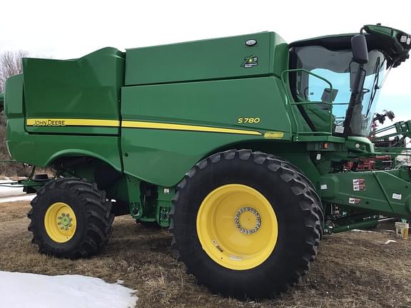 Image of John Deere S780 equipment image 1