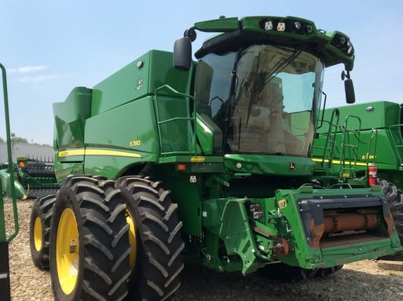 Main image John Deere S780