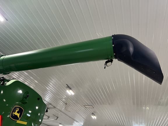 Image of John Deere S780 equipment image 4