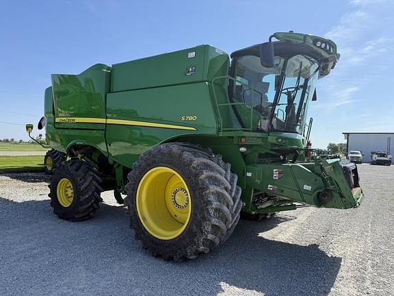Image of John Deere S780 equipment image 3
