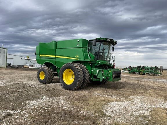 Image of John Deere S780 equipment image 2