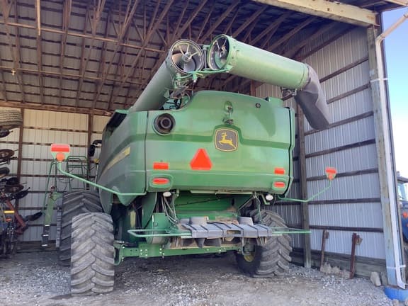 Image of John Deere S780 equipment image 1