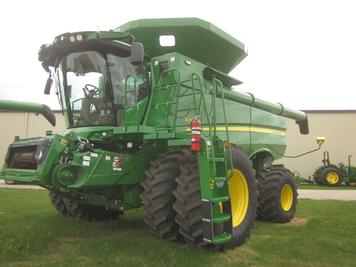 Main image John Deere S780