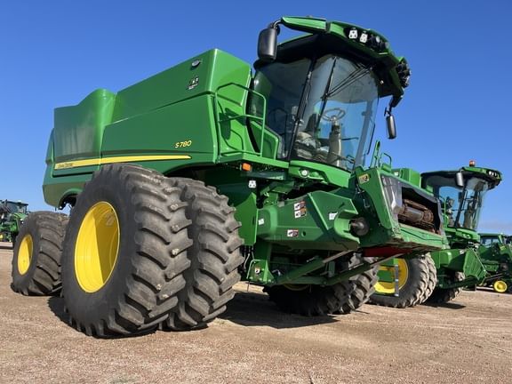 2022 John Deere S780 Equipment Image0