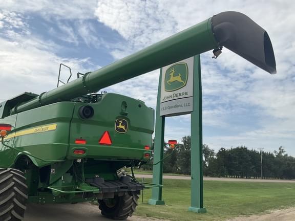 Image of John Deere S780 equipment image 3