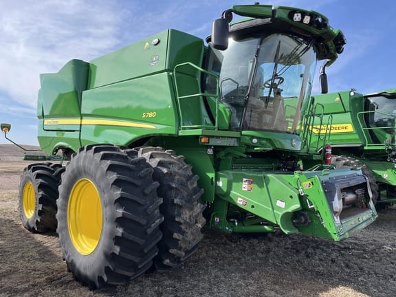 2022 John Deere S780 Equipment Image0