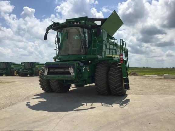 Image of John Deere S780 equipment image 1