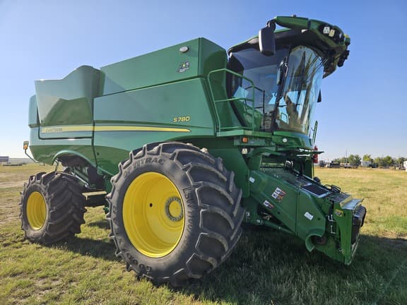 Image of John Deere S780 equipment image 1