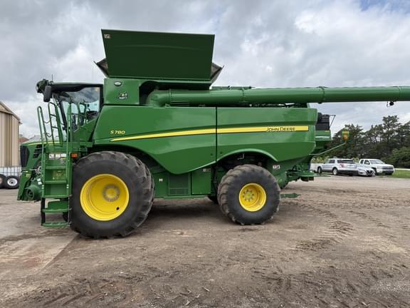 Image of John Deere S780 equipment image 1