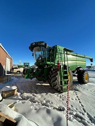 Image of John Deere S780 equipment image 1