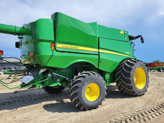Image of John Deere S780 equipment image 2