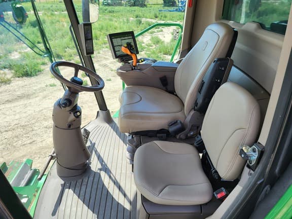 Image of John Deere S780 equipment image 4