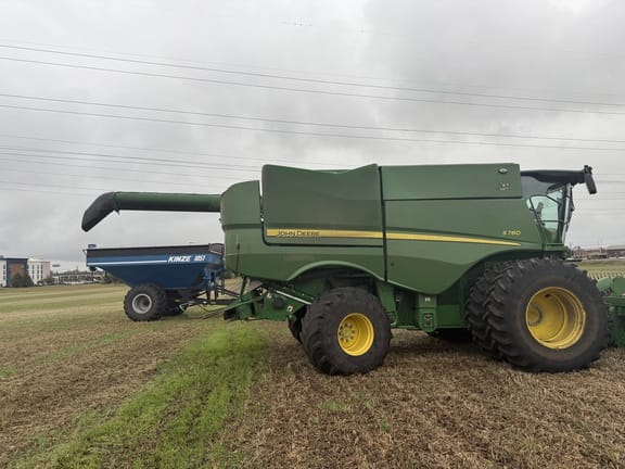 2022 John Deere S780 Equipment Image0