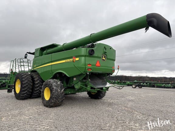 Image of John Deere S780 equipment image 3