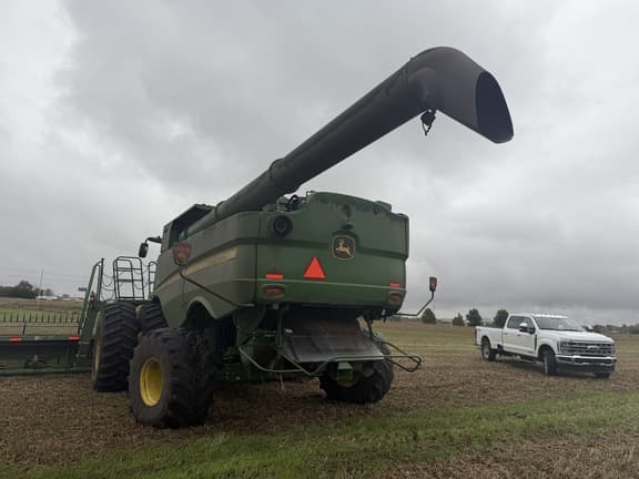Image of John Deere S780 equipment image 3