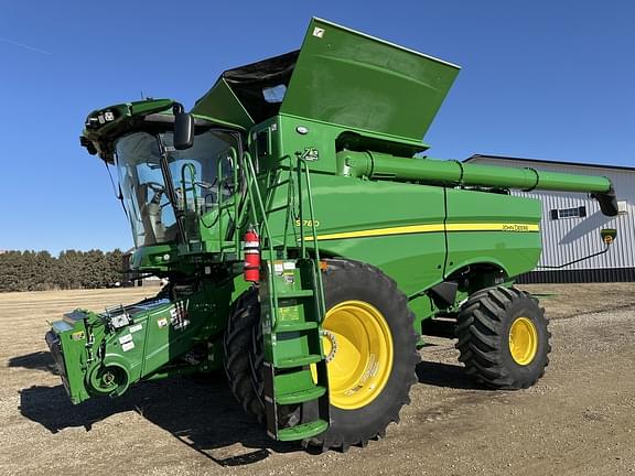 Image of John Deere S780 Primary image