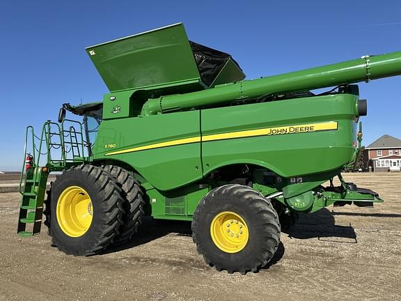 Image of John Deere S780 equipment image 4