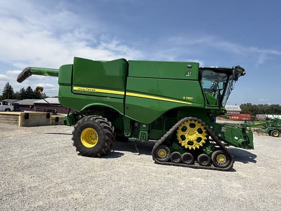 Image of John Deere S780 equipment image 1