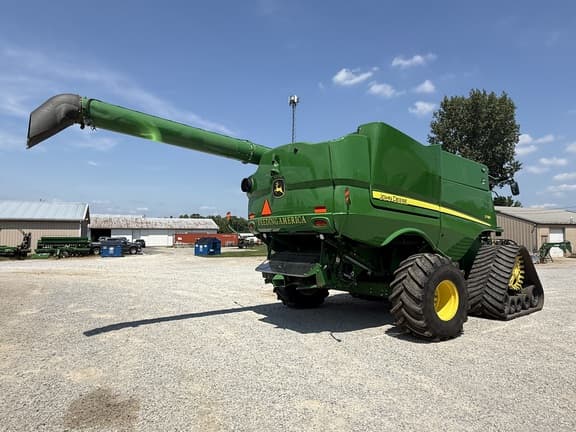 Image of John Deere S780 equipment image 4