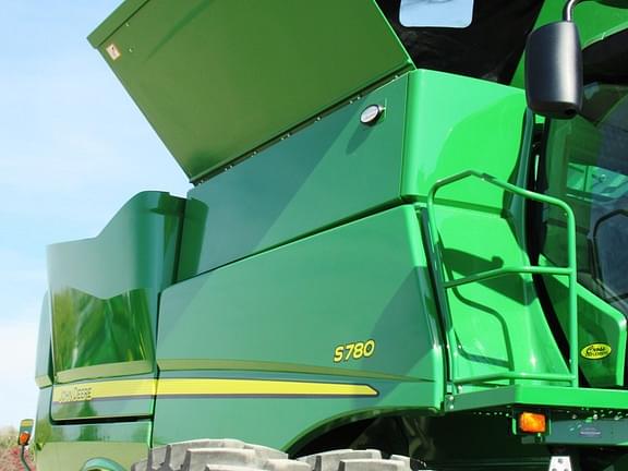 Image of John Deere S780 equipment image 2