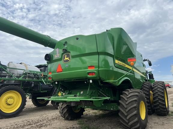 Image of John Deere S780 equipment image 4