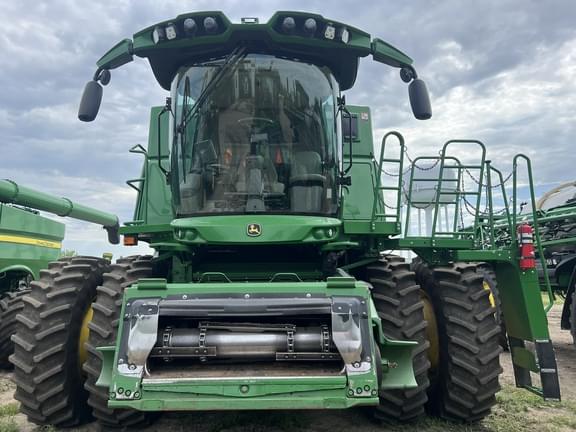 Image of John Deere S780 equipment image 1